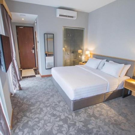 Redpine Boutique Hotel Skudai Esterno foto